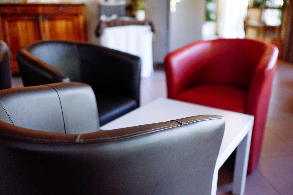 Logis Hotel - Auberge Du Pastel - Hotel 3 Etoiles Et Restaurant Nailloux Ngoại thất bức ảnh