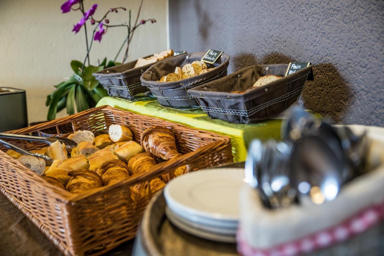 Logis Hotel - Auberge Du Pastel - Hotel 3 Etoiles Et Restaurant Nailloux Ngoại thất bức ảnh